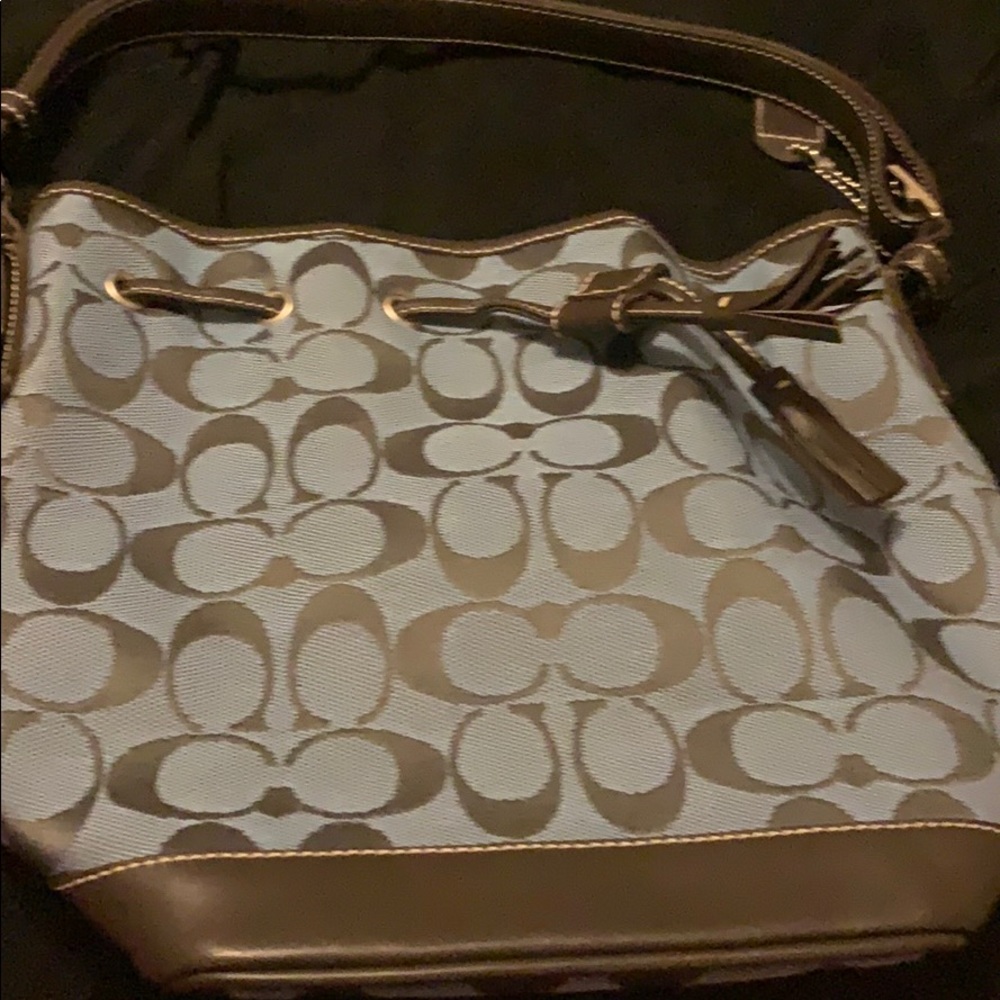 Small barrel coach sky blue color